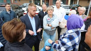Заместитель главы Александр Хаюров встретился с жителями улиц Колпакова и Институтская
