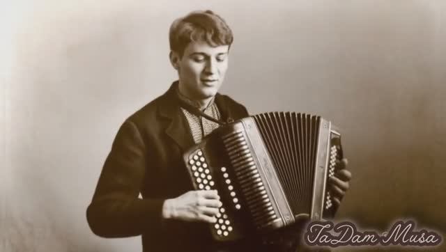 С.А. Есенин - Над окошком месяц