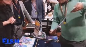 рыбка НЕМО , как живая