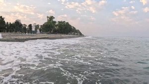 Море бурлит