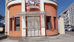 Кисловодский беспредел! Срублен палисадник здоровых деревьев, разрешения на строительство нет!