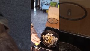 Вторая часть куриных лапок