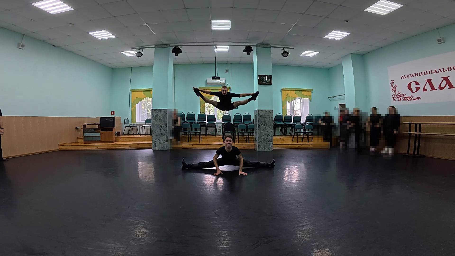 Рабочие моменты артиста балета.