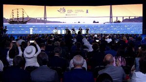 Пленарное заседание ВЭФ с участием президента России длилось три часа