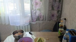 Пирожки 🥮 Аля солянка 🥧 Куриные бёдра 🍗 Ролик два в одном 🤔🔥👍Тесто на пирожки волшебное 🪄