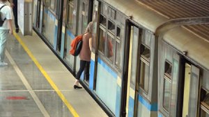 Суд взыскал 250 тыс. руб. с пассажира, спустившегося на пути в московском метро