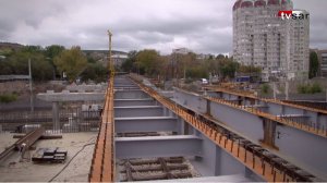 Развязка на Стрелке. Началась надвижка первого пролета нового путепровода