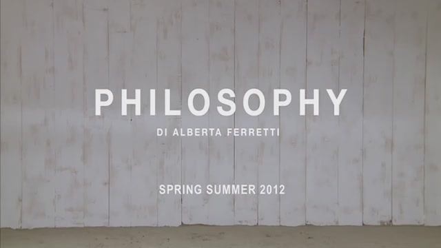 Показ женской коллекции Philosophy от Alberta Ferretti Resort 2012