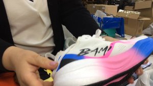 сти191.4. Кроссовки бренд новые