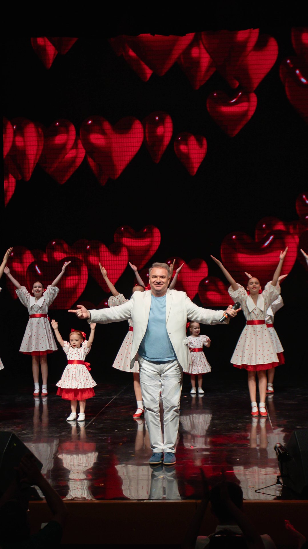 Любите друг друга и не расставайтесь! Гимн любви ❤️ Александр Добронравов #shorts #добронравов смотреть онлайн