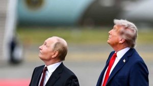 Трамп после переговоров с лидерами ЕС опубликовал фото с Путиным на Аляске