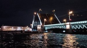 Развод Дворцового моста