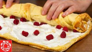 Шедевр за 15 минут! Блинный рулет с творожным кремом и ягодами!