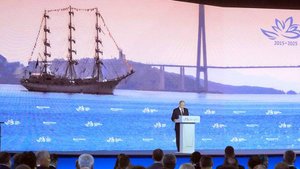 Путин сообщил о планах РФ расширять работу по развитию малых населенных пунктов