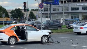Каршеринг сбил двух байкеров на юго-западе Москвы