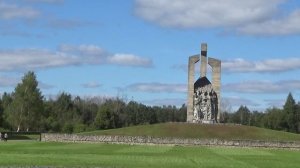 Порхов.Мемориальный комплекс Дулаг 100.