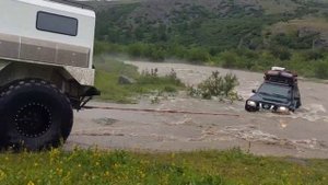Брод на ручье Нырдваменшор август 2025 ЯНАО