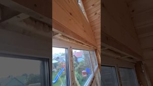 1000033849.mp4(Собака наблюдает за устройством каркаса для откосов у оконных проёмов в доме А-фрейм)