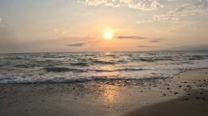 Встречаем закат солнца на пляже Агудзеры в Абхазии