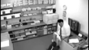 Сел жопой на сканер и сломал / Придурок