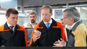 Мантуров сообщил о запуске первой конвейерной линии сборки спутников в России