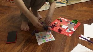 Пипер-телевизор против мармеладного мишки Гумми-Б