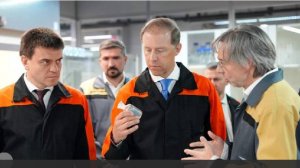 Мантуров сообщил о запуске первой конвейерной линии сборки спутников в России