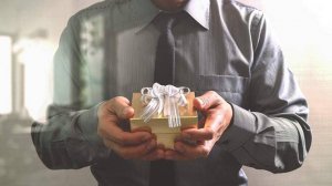 Эксперты рассказали о судьбе подарков после разрыва отношений