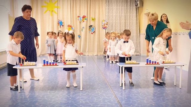 Тематическое развлечение для детей 5 - 6 лет "День Знаний" (в старших группах 6 и 9).
