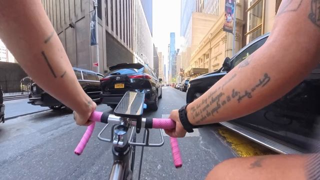 Midtown Manhattan Uber Eats   Fixie Bike Delivery