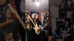 ВИКТОР ЦОЙ И ГРУППА КИНО НА ЭЛЕКТРОГИТАРЕ  #цой #shorts #music