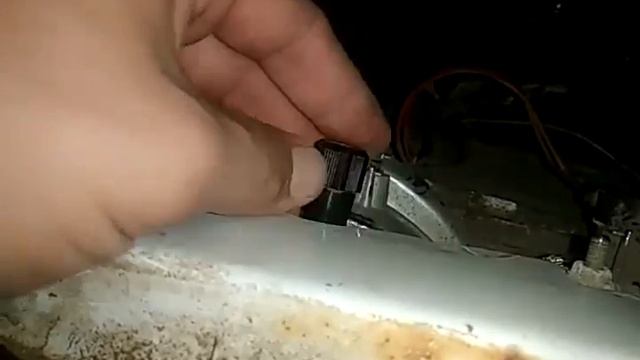 Как поменять лампочки в задних стопаках ВАЗ 2106 смотреть онлайн