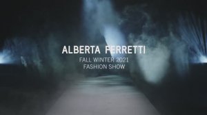 Показ женской коллекции Alberta Ferretti осень-зима 2021-2022