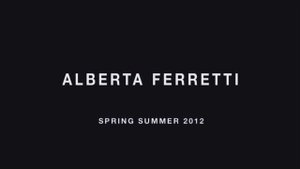 Показ женской коллекции Alberta Ferretti Resort 2012