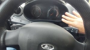 Лада Гранта кросс Снимаем защитный кожух приборной панели