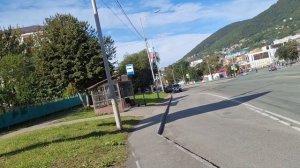 1.09.25. Бегу на помощь.Школьники нарядные бегут на первую линейку.МЧС в городе их так много.