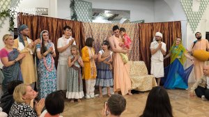 Спектакль «Верный покупатель» от Катьяяни даси - 2025-09-02 - Шри Прем Прайоджан