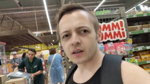 ИНЦЕЛ СОЦИОФОБ ПРИШЕЛ В БОЛЬШОЙ СУПЕРМАРКЕТ ГДЕ МНОГО ЛЮДЕЙ БОЮСЬ ХОДИТЬ В МАГАЗИН ИЗ-ЗА СОЦИОФОБИИ