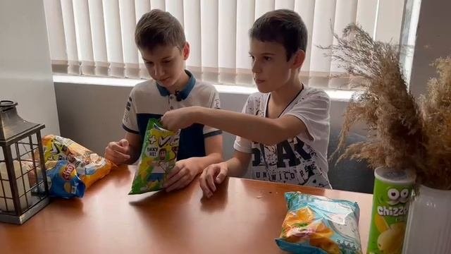 Тестируем чипсы #еда #мукбанг #фудблог #вкусняшки # чипсы