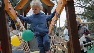 2_5323598103532567766.MP4