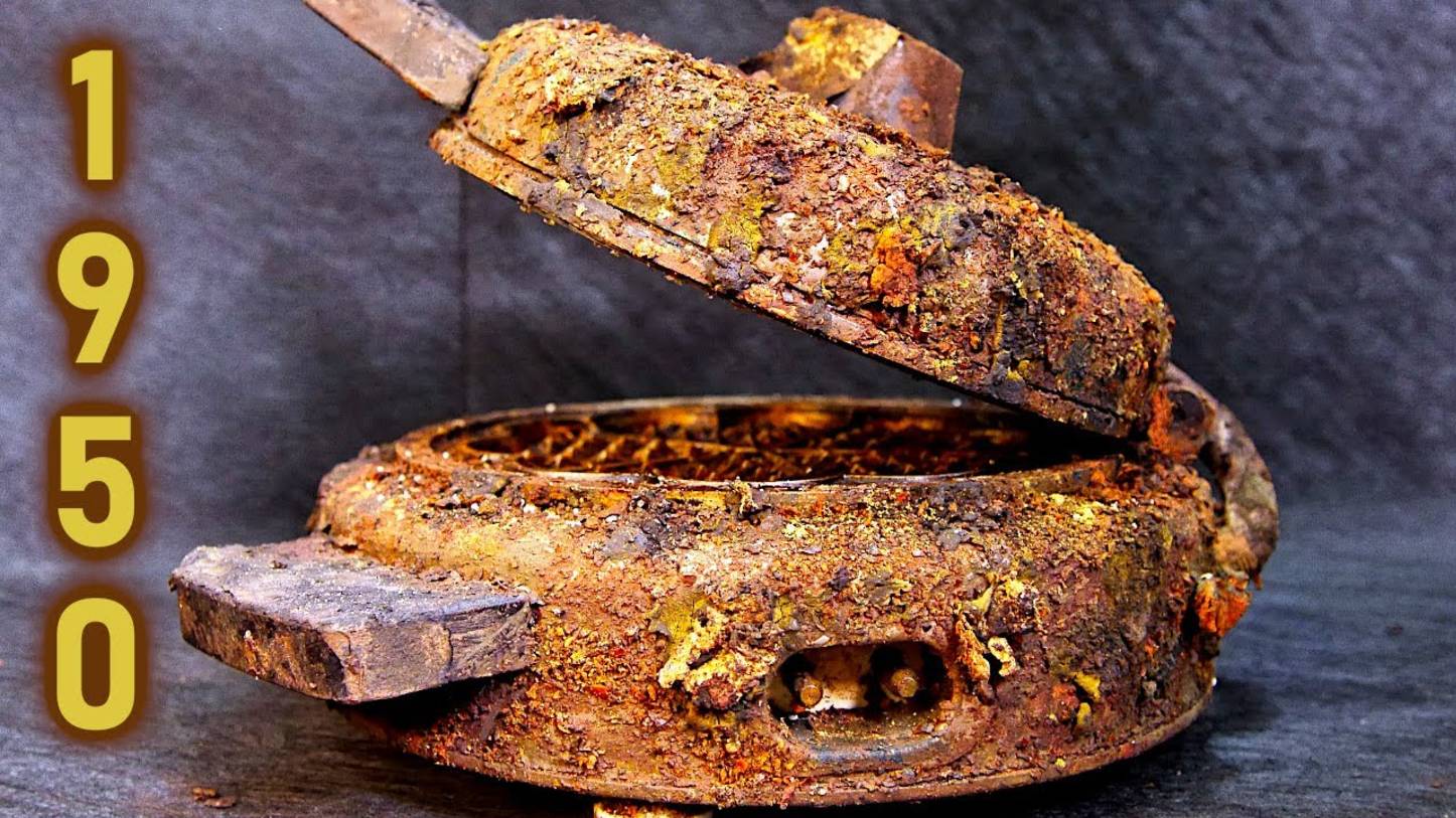 ЭТО УСТРОЙСТВО НЕ МЫЛИ 80 ЛЕТ! Реставрация самой грязной вафельницы в мире! смотреть онлайн