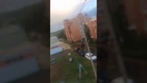 А дождь идёт а дождь идёт вот кто-то его наверное не ждёт