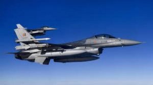 Два истребителя Венесуэлы прошли над американским иссминцем в международных водах Карибского моря