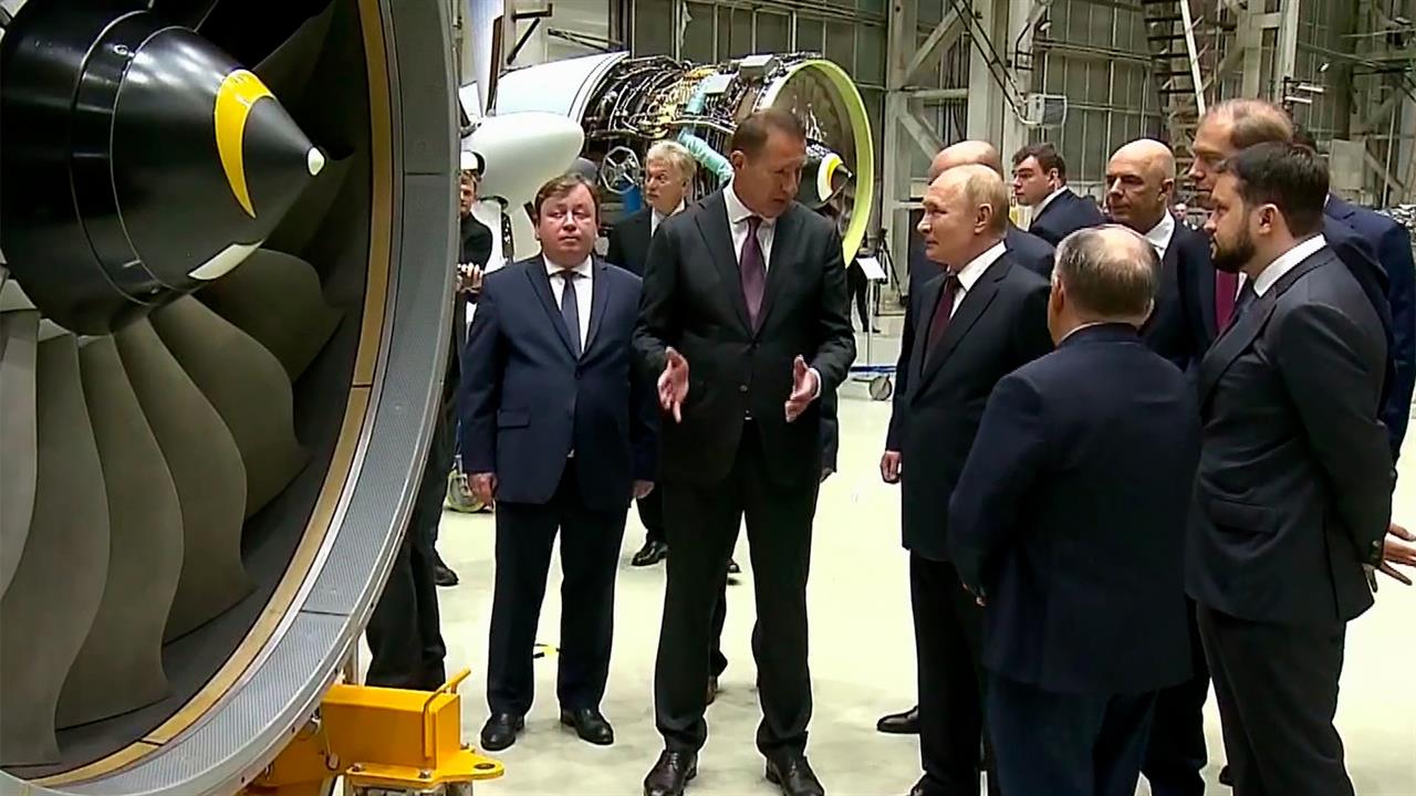 В Самаре Владимир Путин посетил "ОДК Кузнецов" госкорпорации "Ростех"