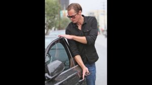 Александр Скарсгард ( Alexander Skarsgard )