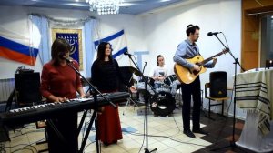 hоду л-Адонай ки тов