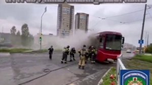 Трамвай с пассажирами загорелся на ходу в Казани