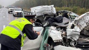 В Свердловской области пять человек пострадали в ДТП с машиной и грузовиком