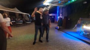 Пьяные танцы под хорошую песню