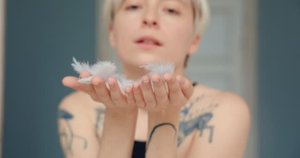 8334930-uhd_4096_2160_25fps